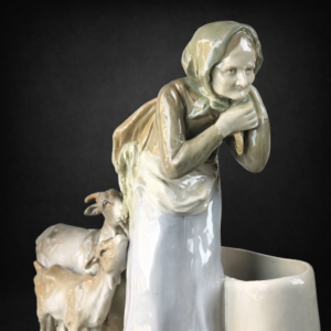 Jardinera en porcelana, escena campesina.
