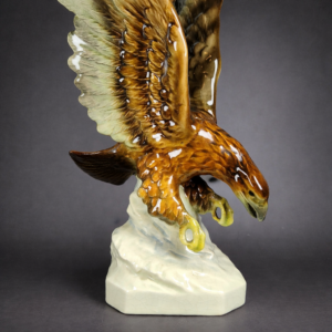 Escultura de águila alemana de gran porte, 39 cm.