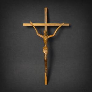 Inicio Crucifijo tallado en madera de estilo moderno. Circa 1950.