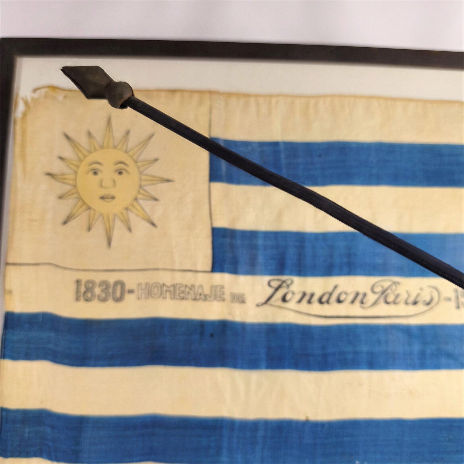 Bandera conmemorativa del Centenario de la Constitución – London París, 1930. Bandera conmemorativa del Centenario de la Constitución – London París, 1930.