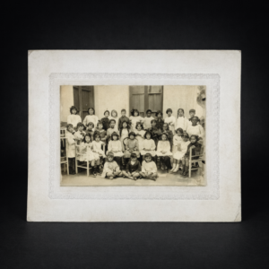 Fotografía escolar “Recuerdo de segundo año”. Ca. 1910–1920.