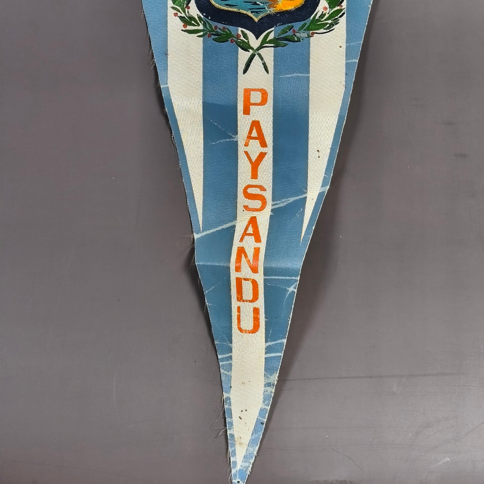 Banderín conmemorativo "Bicentenario de Paysandú 1756–1956". Banderín conmemorativo "Bicentenario de Paysandú 1756–1956".