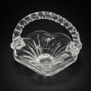 Canasta en cristal de Murano hecha a mano. Canasta en cristal de Murano hecha a mano.
