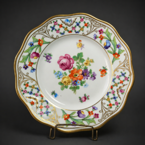 Plato antiguo Schumann en porcelana alemana. Circa 1920.