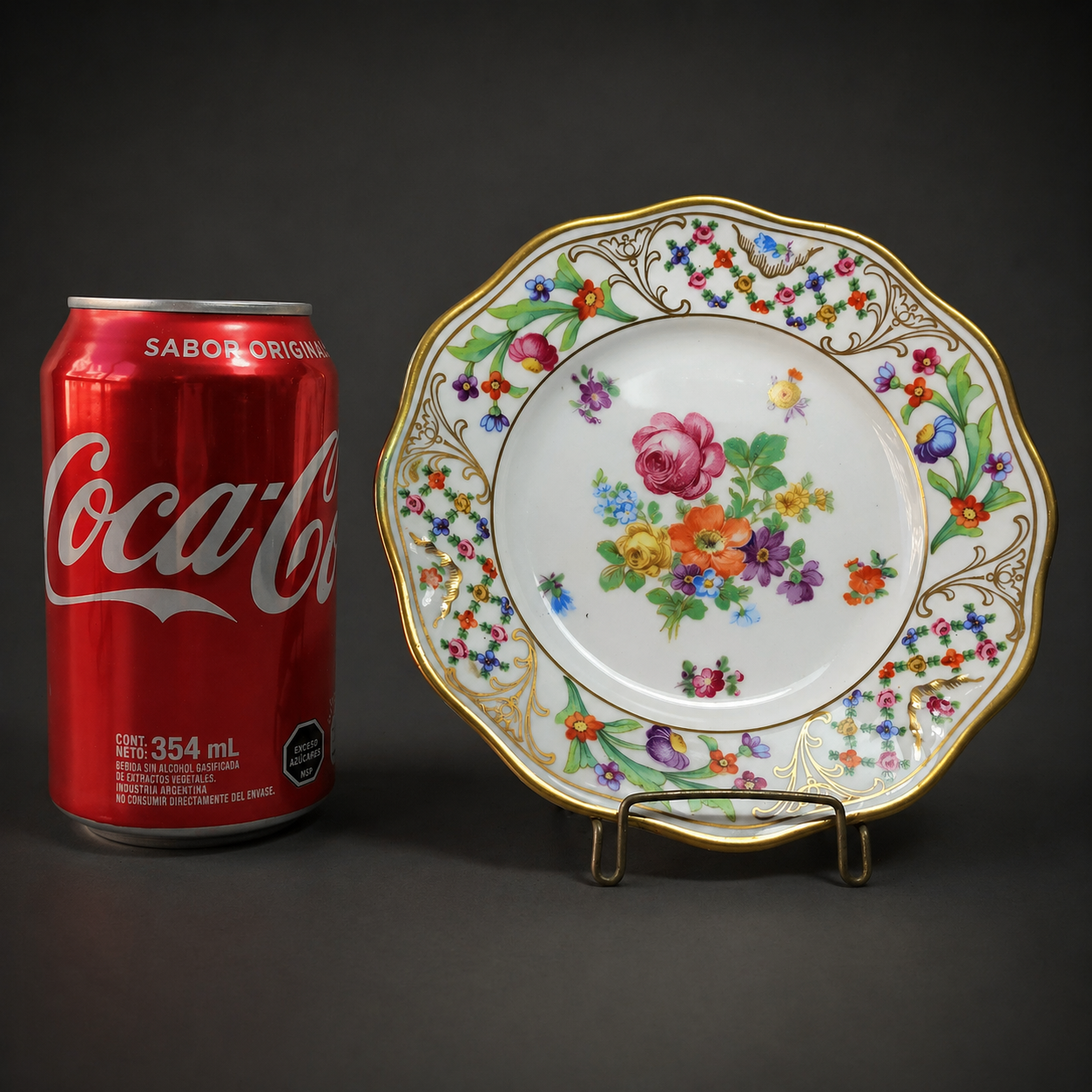 Plato antiguo Schumann en porcelana alemana. Circa 1920. Plato antiguo Schumann en porcelana alemana. Circa 1920.