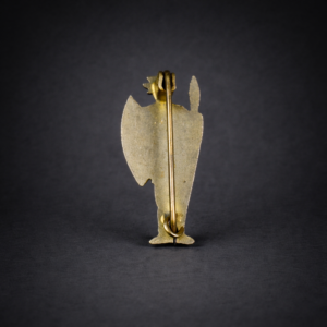 Prendedor figurativo indígena en metal. Circa 1940. Prendedor figurativo indígena en metal. Circa 1940.