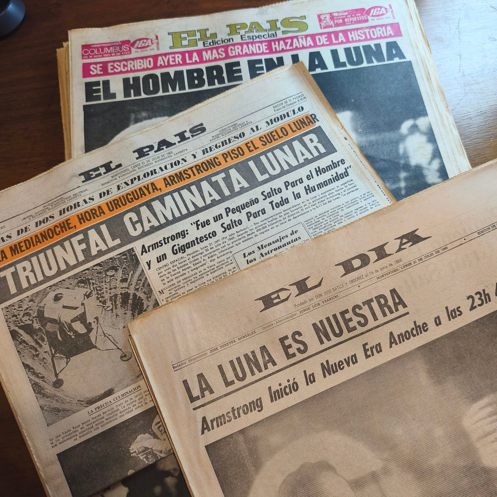Periódicos originales con cobertura de la misión Apolo 11, ca. 1969 Periódicos originales con cobertura de la misión Apolo 11, ca. 1969 - Imagen 3