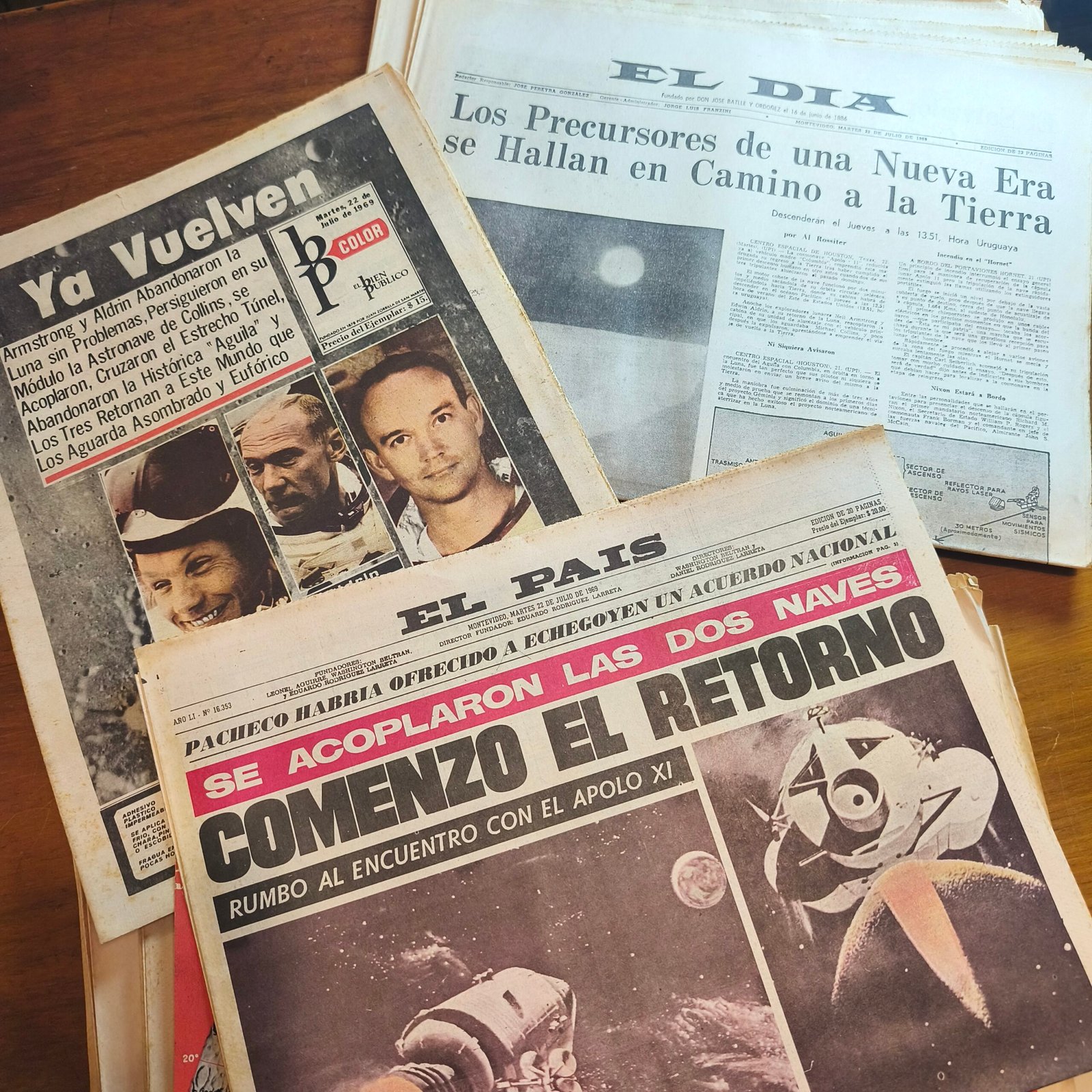 Periódicos originales con cobertura de la misión Apolo 11, ca. 1969 Periódicos originales con cobertura de la misión Apolo 11, ca. 1969 - Imagen 2