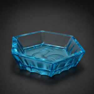 Salero hexagonal en vidrio tallado. Ca. 1930.