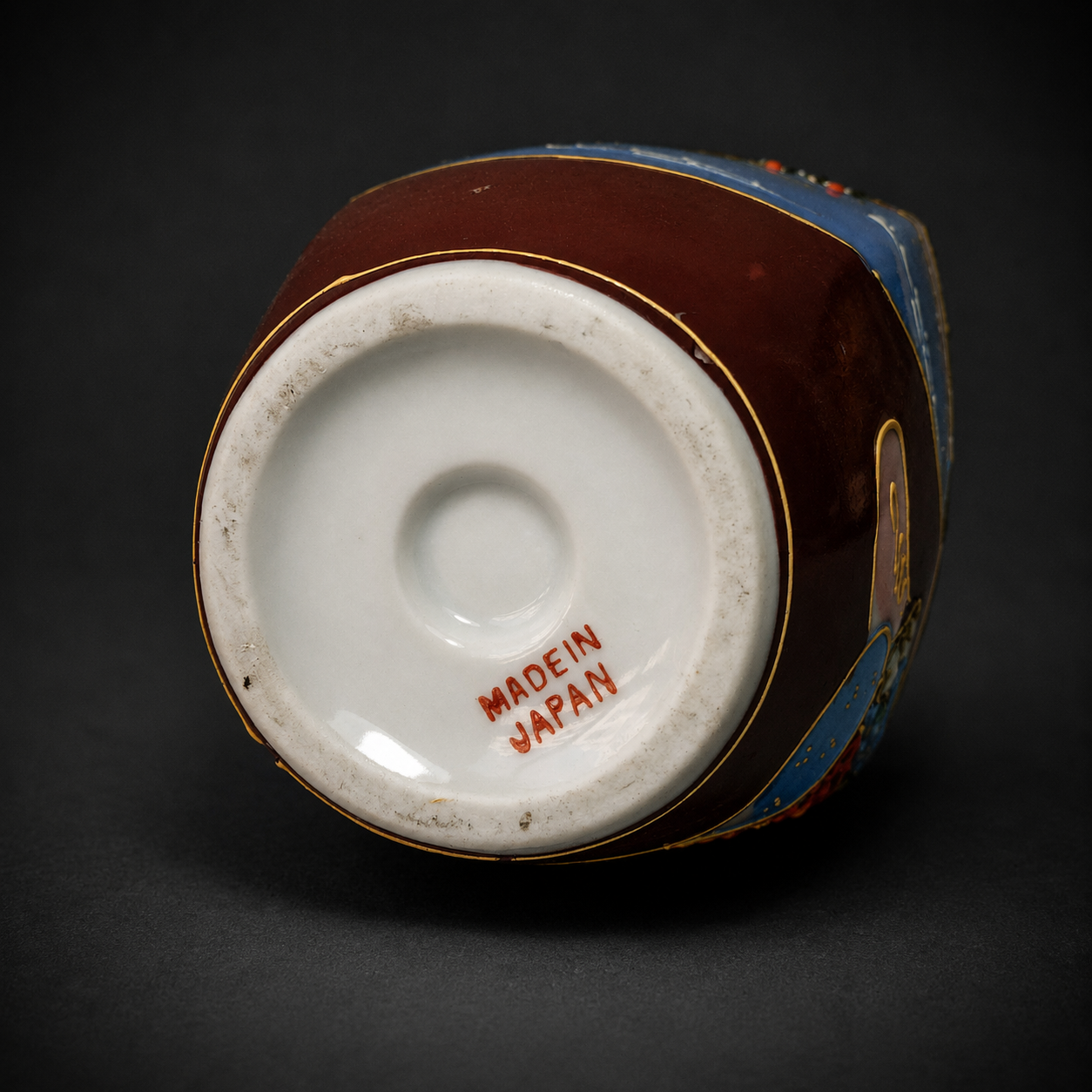 Jarrón Satsuma con geisha y paisaje, ca. 1950. Jarrón Satsuma con geisha y paisaje, ca. 1950.