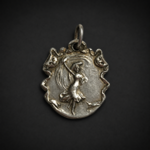 Medalla para baile de Carnaval del Teatro Solís, ca. 1912.
