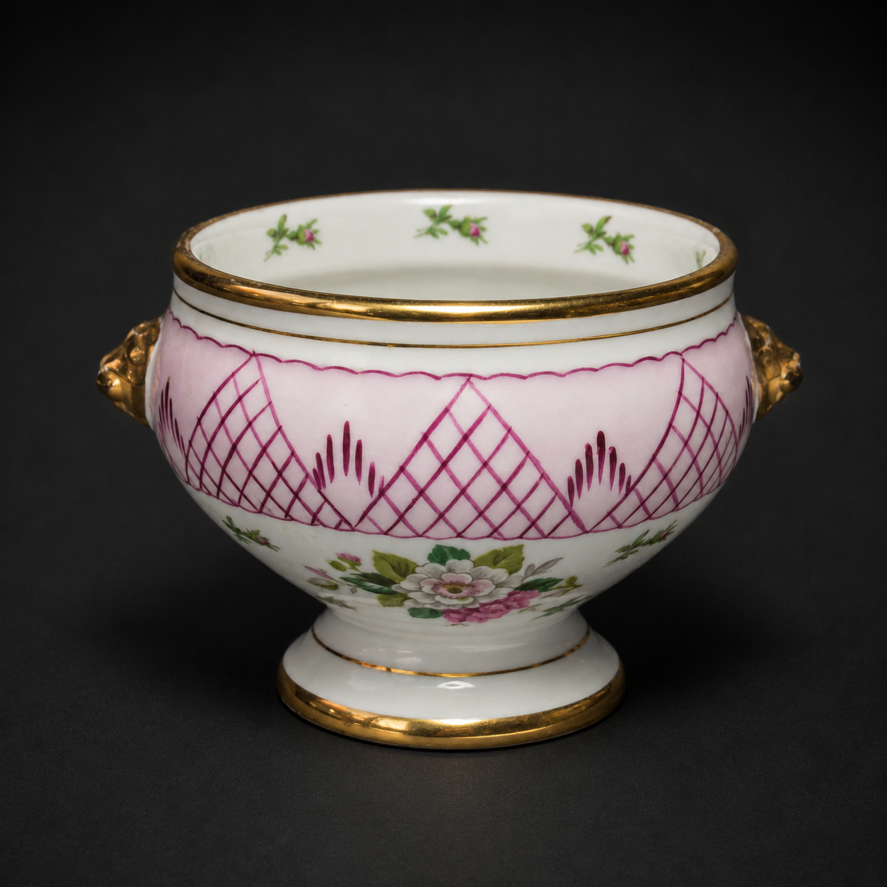Bombonera Real de San Carlos Bavaria, ca. 1910. Bombonera Real de San Carlos Bavaria, ca. 1910.