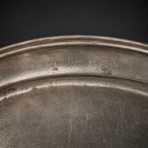 Bandeja de la Confitería del Jockey Club, ca. 1900. Bandeja de la Confitería del Jockey Club, ca. 1900.
