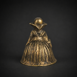 Campana inglesa tipo lady bell en bronce, ca. 1880. Campana inglesa tipo lady bell en bronce, ca. 1880.