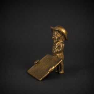Portatarjetas de escritorio en bronce, ca. 1920. Portatarjetas de escritorio en bronce, ca. 1920.