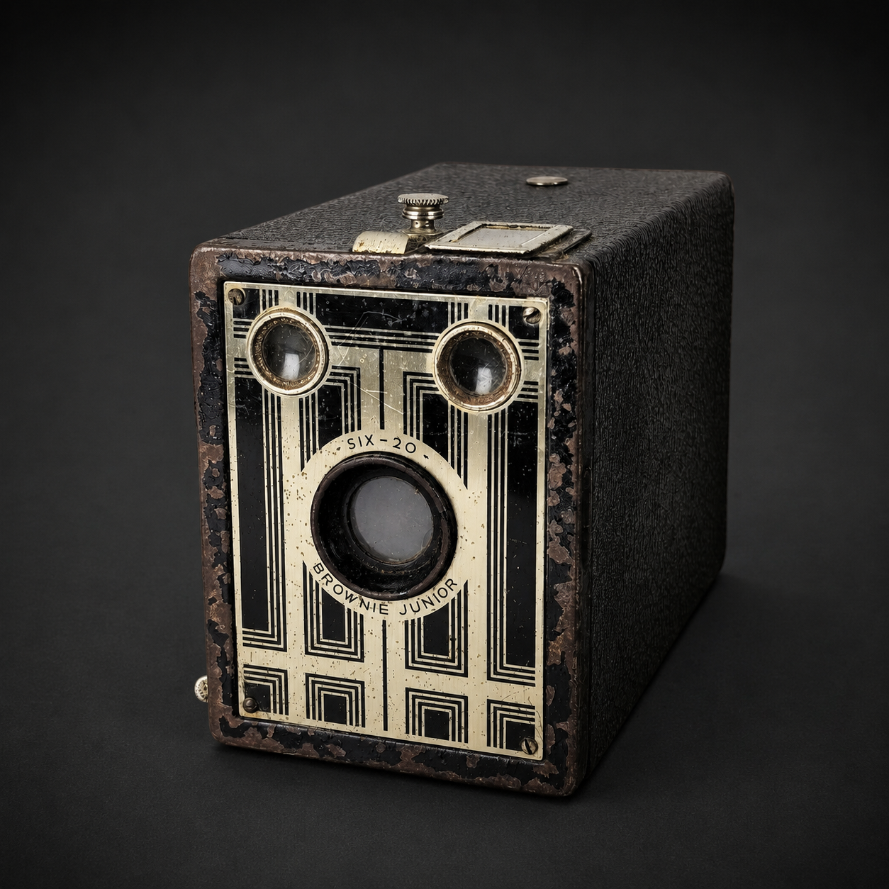 Cámara Kodak Six-20 Brownie Junior Art Déco, ca. 1934. Cámara Kodak Six-20 Brownie Junior Art Déco, ca. 1934.