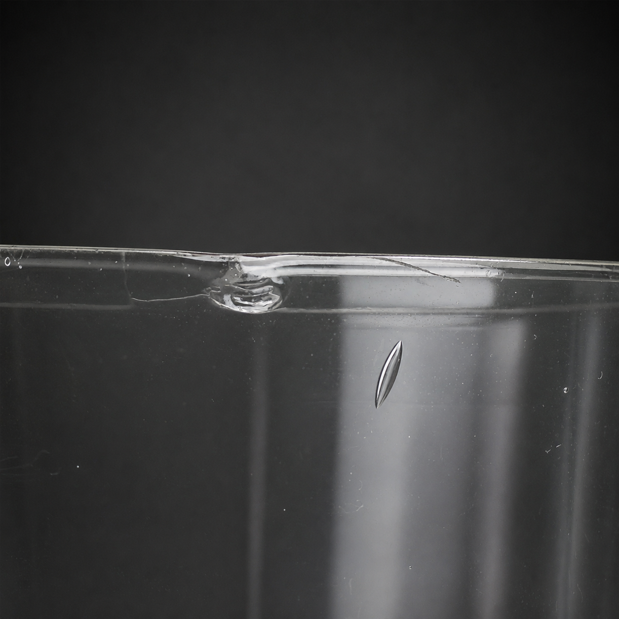 Vaso con retrato de José Gervasio Artigas, ca. 1930. Vaso con retrato de José Gervasio Artigas, ca. 1930.