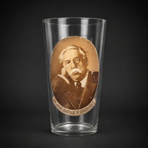 Vaso con retrato de José Batlle y Ordóñez, ca. 1930.