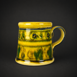 Taza de Cerámica del Carrito, ca. 1975.