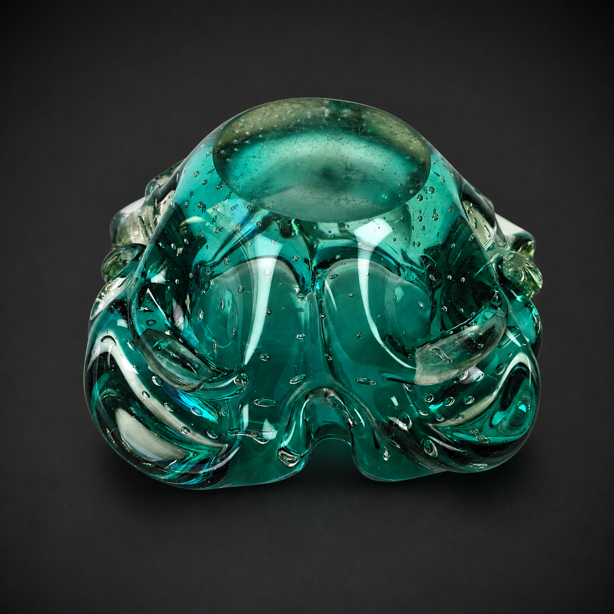Cenicero artístico de cristal Murano sommerso, ca. 1960. Cenicero artístico de cristal Murano sommerso, ca. 1960.