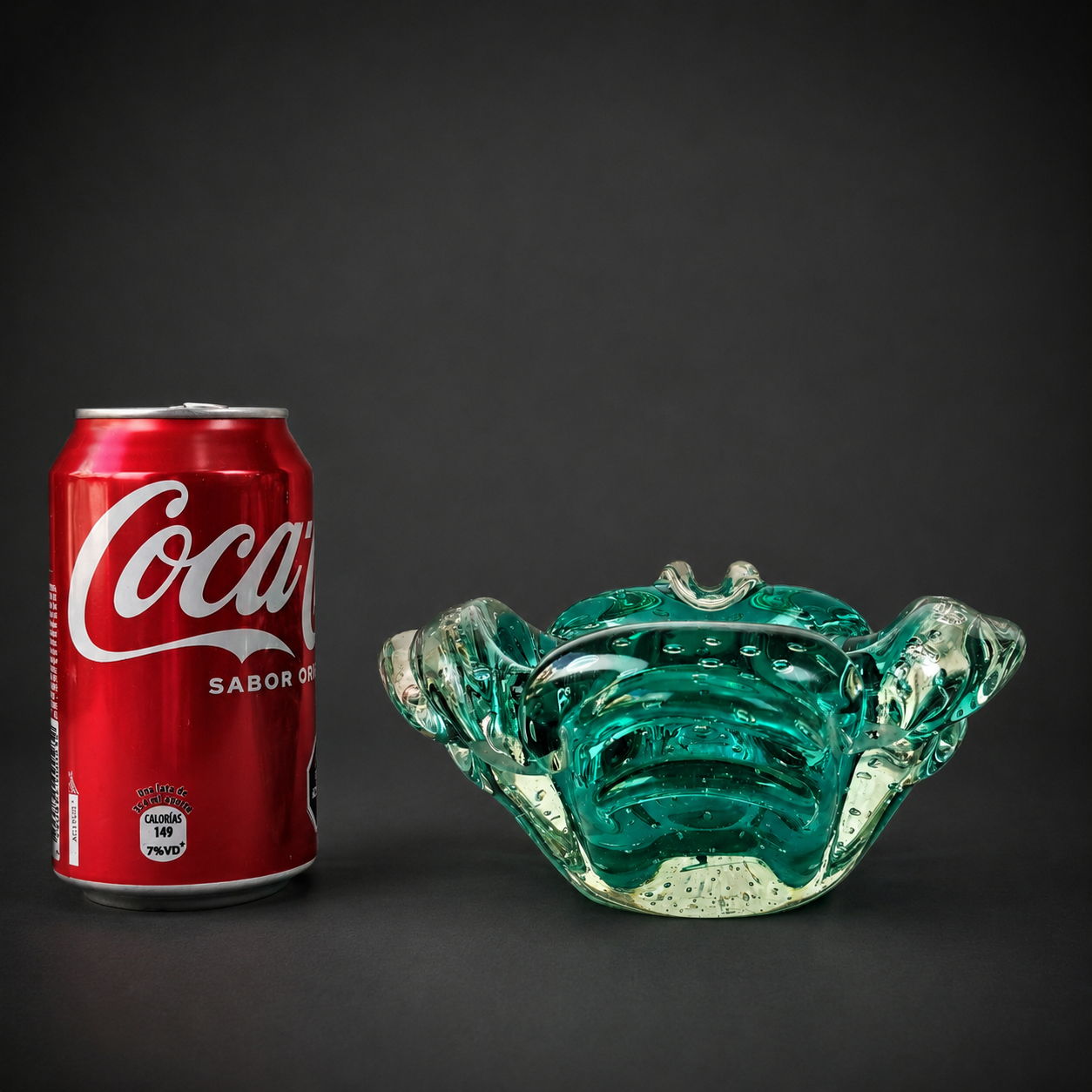 Cenicero artístico de cristal Murano sommerso, ca. 1960. Cenicero artístico de cristal Murano sommerso, ca. 1960.