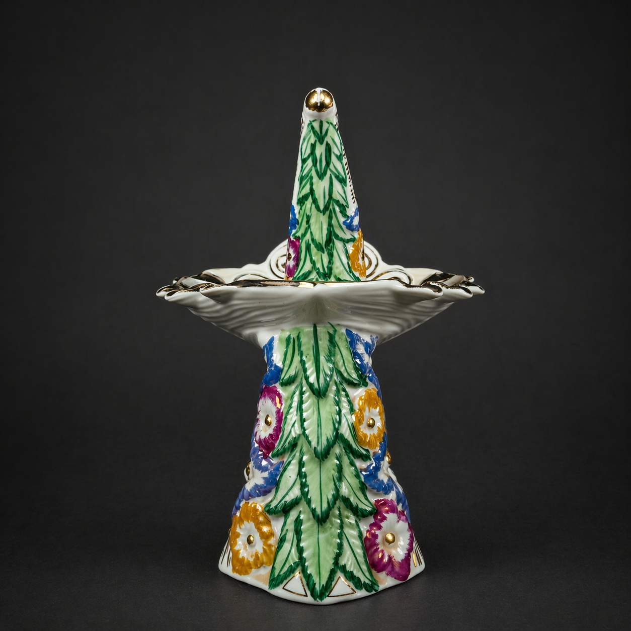 Cenicero-florero de porcelana Santana Pedreira, ca. 1960. Cenicero-florero de porcelana Santana Pedreira, ca. 1960.