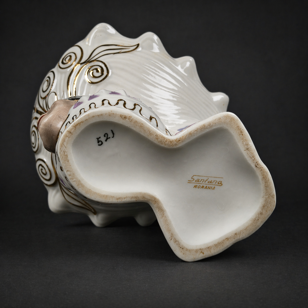 Cenicero-florero de porcelana Santana Pedreira, ca. 1960. Cenicero-florero de porcelana Santana Pedreira, ca. 1960.
