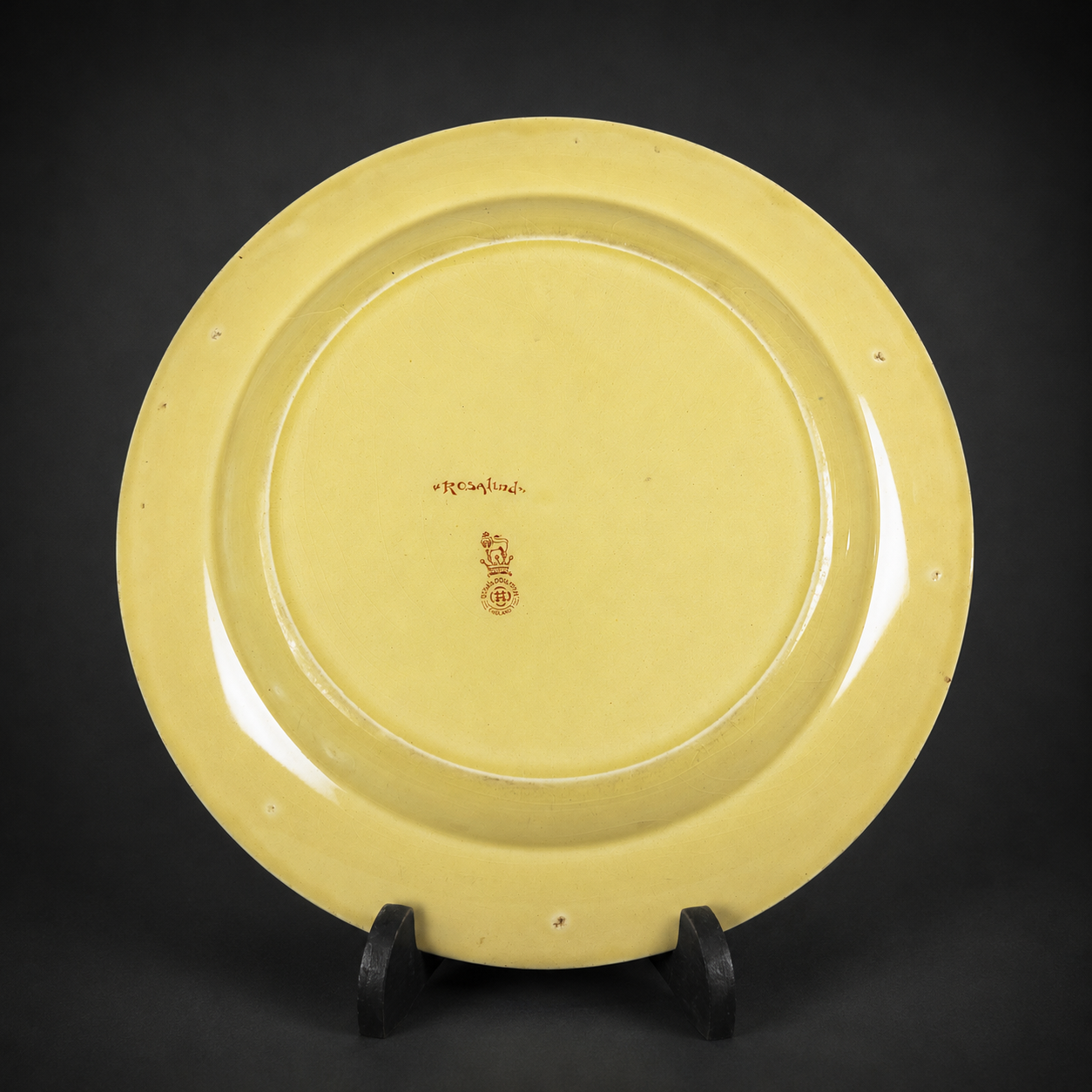 Plato decorativo "Rosalind" Royal Doulton, ca. 1910. Plato decorativo "Rosalind" Royal Doulton, ca. 1910.