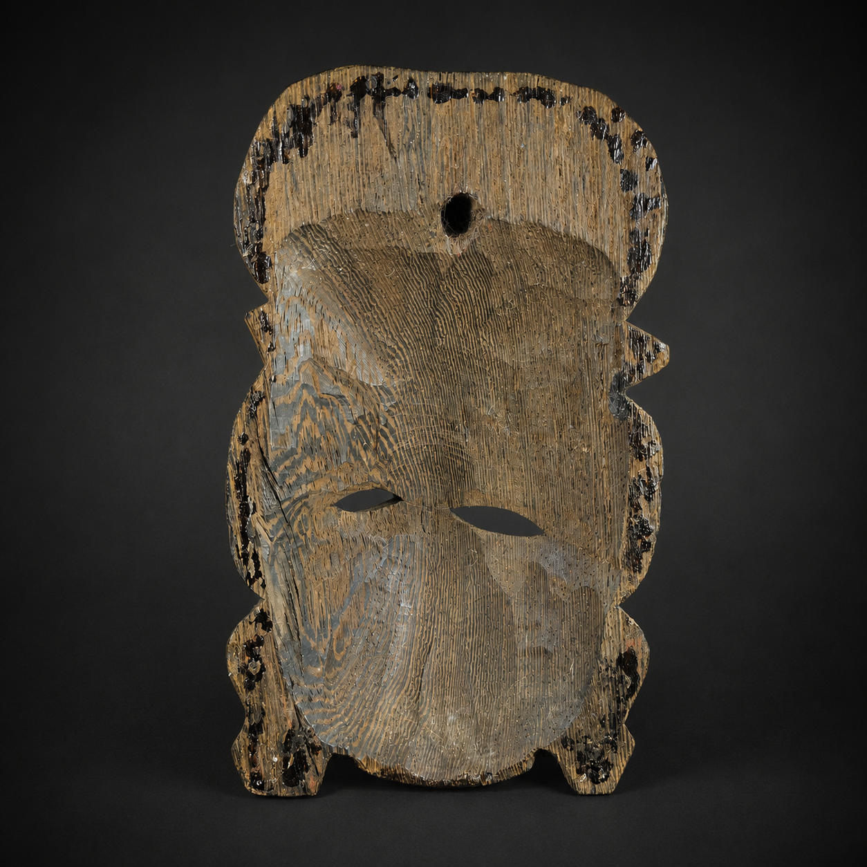 Pareja de máscaras congoleñas talladas en madera, ca. 1970. Pareja de máscaras congoleñas talladas en madera, ca. 1970.
