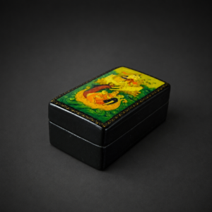 Caja de laca rusa con escena del zar Saltán, ca. 1970.