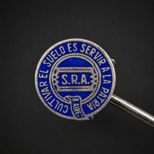 Insignia de la Sociedad Rural Argentina, ca. 1950.