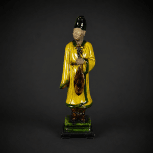 Figura oriental de músico en gres sancai, ca. 1950.