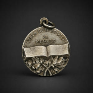 Medalla al mérito Obra de Don Bosco con Artigas, ca. 1950. Medalla al mérito Obra de Don Bosco con Artigas, ca. 1950.
