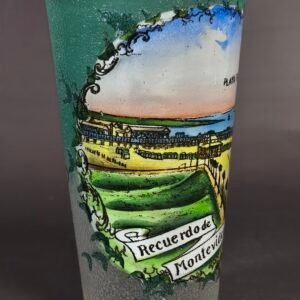 Vaso souvenir “Recuerdo de Montevideo – Playa Ramírez”, ca. 1910.