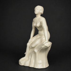Figura femenina Art Déco en cerámica, ca. 1940.