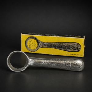 Escamador alemán Schupp-Fix con caja original, ca. 1950.