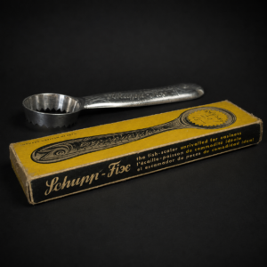 Escamador alemán Schupp-Fix con caja original, ca. 1950.