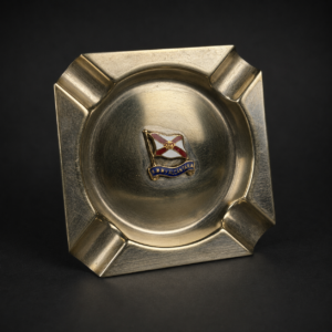 Cenicero del RMMV Alcántara en metal plateado, ca. 1930.