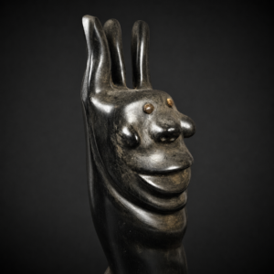 Escultura africana en ébano macizo, ca. 1950–1970.