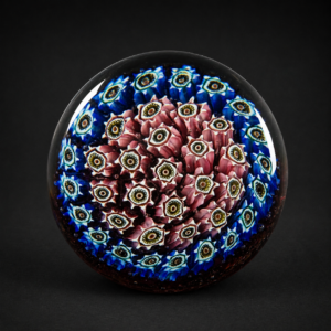 Imponente pisapapeles de cristal de Murano millefiori, ca. 1950. Imponente pisapapeles de cristal de Murano millefiori, ca. 1950.