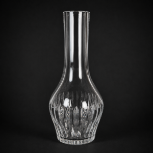 Inicio Gran florero de cristal tallado europeo, ca. 1950–1960.