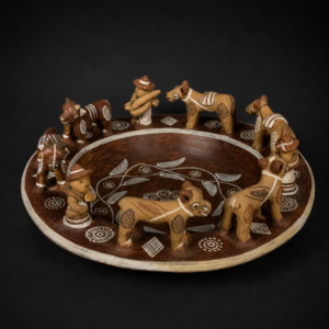 Inicio Cuenco artístico de cerámica con figuras rurales, ca. 1960.