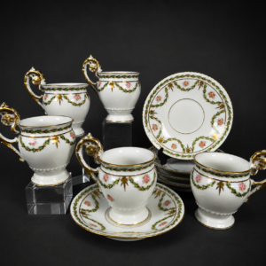 Refinado juego de tazas de porcelana El Palacio Florida, ca. 1920–1930.