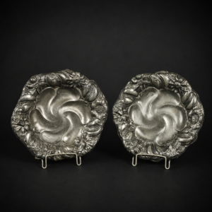 Antiguos platos Art Nouveau Forbes Silver Co., ca. 1900.
