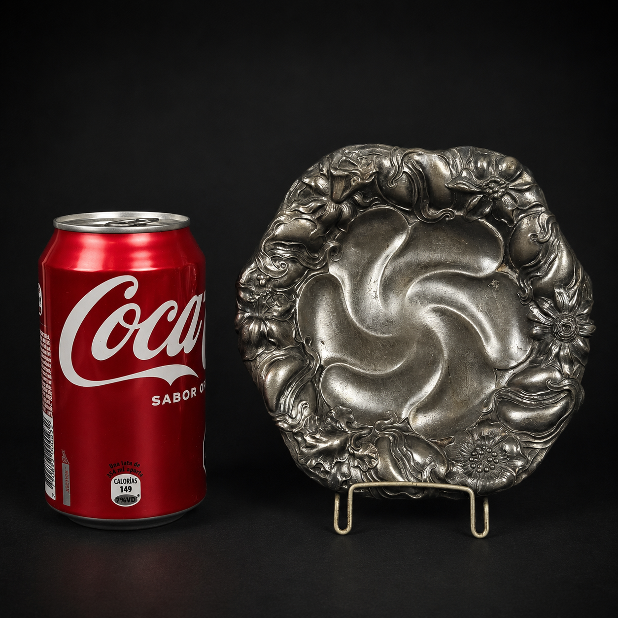 Antiguos platos Art Nouveau Forbes Silver Co., ca. 1900. Antiguos platos Art Nouveau Forbes Silver Co., ca. 1900.
