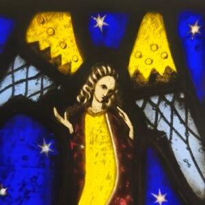 Vitral con ángel celestial firmado OKR, ca. 1930–1950. Vitral con ángel celestial firmado OKR, ca. 1930–1950.