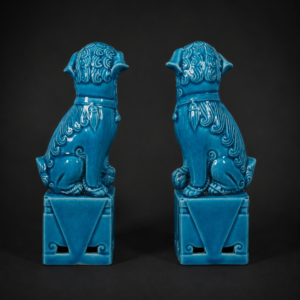 Pareja de perros Foo en cerámica esmaltada turquesa, ca. 1960–1970. Pareja de perros Foo en cerámica esmaltada turquesa, ca. 1960–1970.
