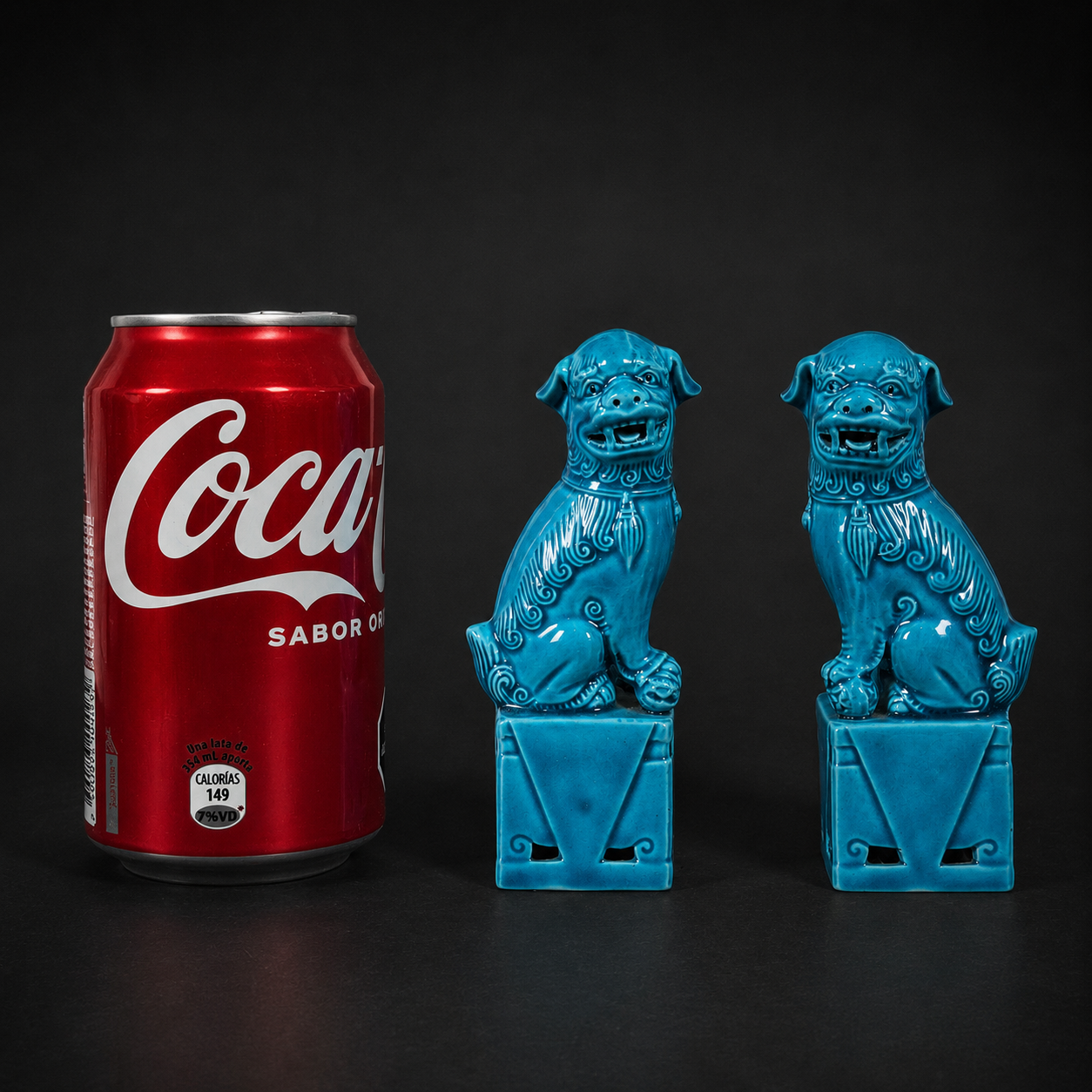 Pareja de perros Foo en cerámica esmaltada turquesa, ca. 1960–1970. Pareja de perros Foo en cerámica esmaltada turquesa, ca. 1960–1970.