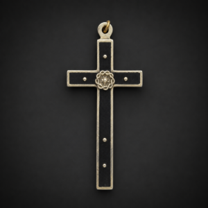 Crucifijo antiguo con calavera, memento mori religioso, ca. siglo XIX. Crucifijo antiguo con calavera, memento mori religioso, ca. siglo XIX.