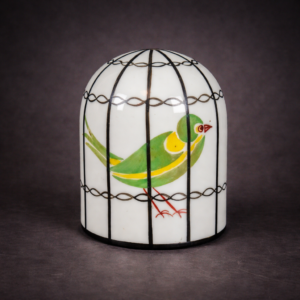 Portahilos francés de porcelana esmaltada, ca. 1915.